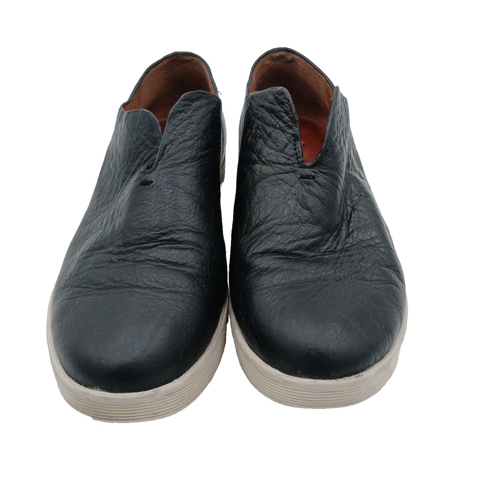 GENTLE SOULS Kenneth Cole Halden Black Leather Plat. Sneakers Slip-on Size 8 EUC